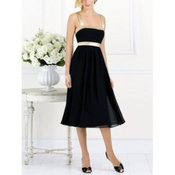 НЕЖНА РОКЛЯ СЪС ЗЛАТНИ ПРЕЗРАМКИ