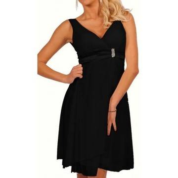 ИЗЧИСТЕНА МАЛКА ЧЕРНА РОКЛЯ