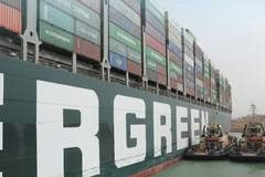 Не можаха да отпушат Суецкия канал