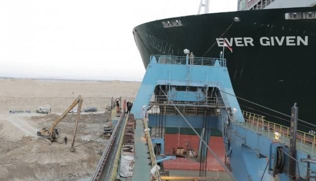 Най-после освободиха Суецкия канал