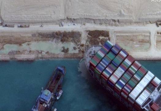 Китай видя алтернатива на Суецкия канал през Русия