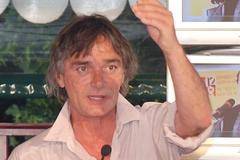 Людмил Станев от Спешна помощ във Варна: Бойко, слез от джипката и ела в линейката. 15 часа съм на смяна, чакам с болните, за…