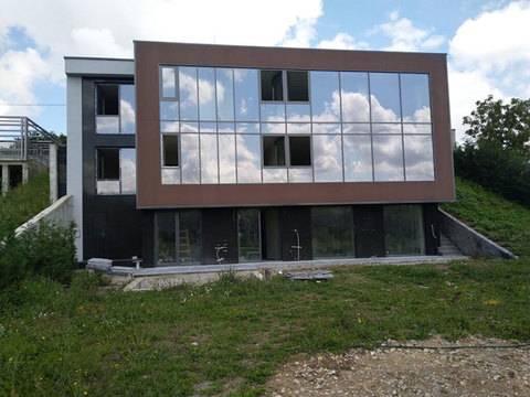 Пролетен оглед и ремонт на къщата и парцела