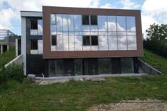 Пролетен оглед и ремонт на къщата и парцела