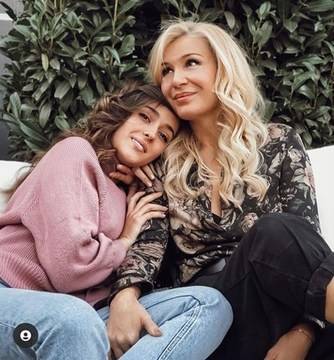 Гала днес в телевизионен ефир сподели, че ще става баба