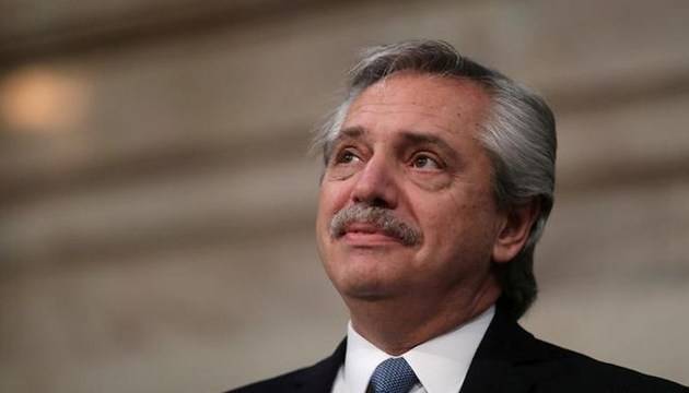 Аржентинският президент е с COVID-19, въпреки че е ваксиниран със „Спутник V“ още през януари