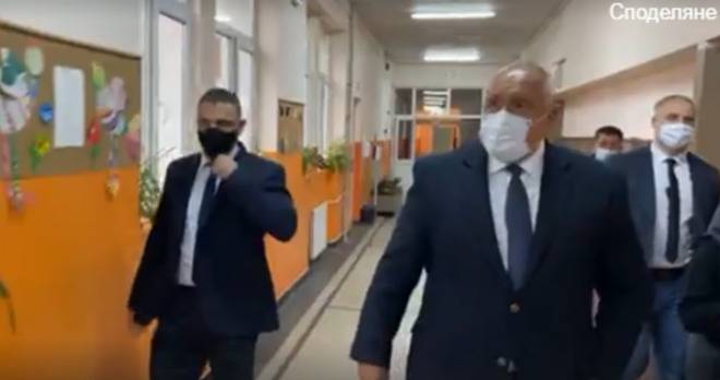 Бойко гласува и обяви: Изборите ще излязат поне 150 милиона лева