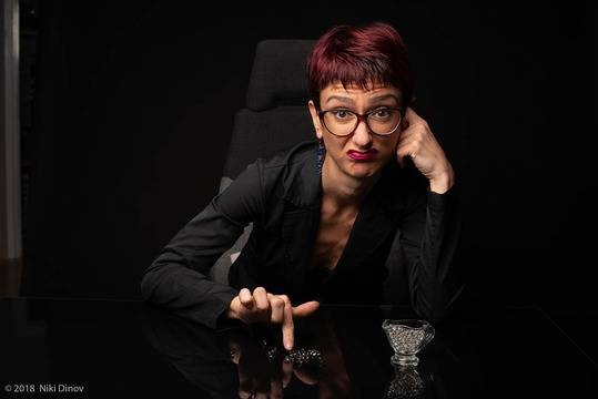 Деница Кючукова се регистрира за участие в Golden Mic Stand-up Comedy Awards!