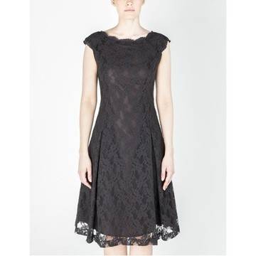 ЧЕРНА ДАНТЕЛЕНА РОКЛЯ