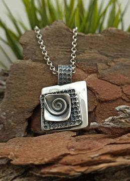 Дамски сребърен медальон 1314M