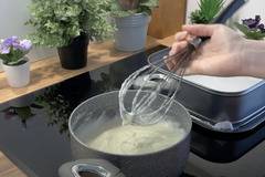 Рецептата с най-много гледания в Мрежата: просто изсипваш на пластове и чакаш да се втвърди!