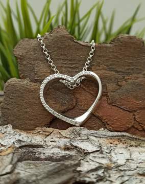 Дамски медальон сребърно сърце с циркони 251M