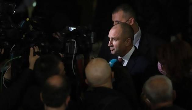 Румен Радев: Има страх от повдигане на „розовата завеса“