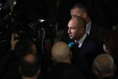 Румен Радев: Има страх от повдигане на „розовата завеса“