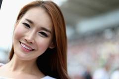 Депутатка с къса рокля изуми корейския парламент (СНИМКА)