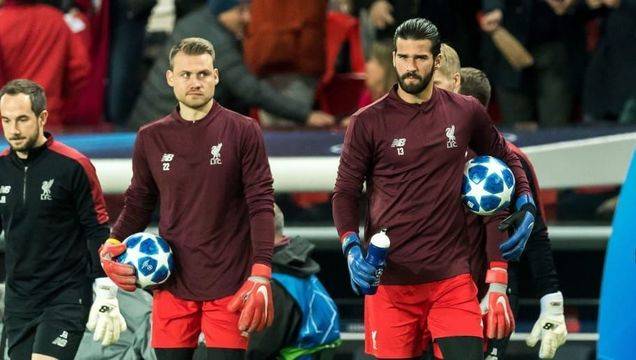 Бивш вратар на Ливърпул има обяснение за нестабилните изяви на Алисон