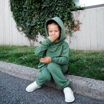 8 детски суичъра в пъстри цветове