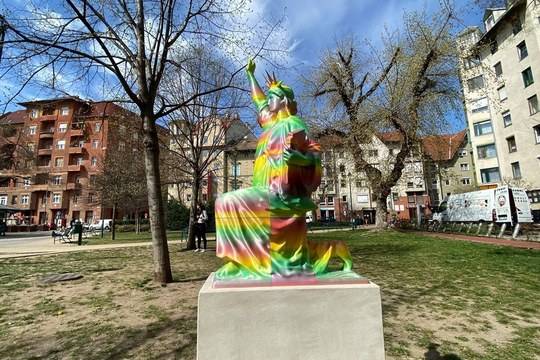 В Будапеща разрушиха статуя на BLM