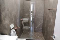 Видове и избор на душ кабини