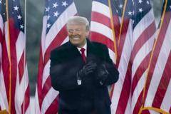 Тръмп се завръща: Бих се кандидатирал за президент, имам сериозна подкрепа