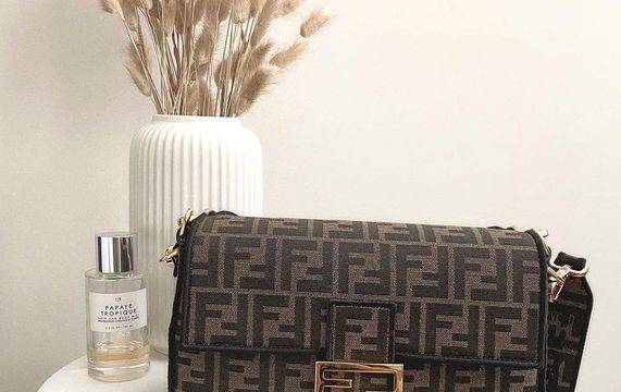 Историята на емблематичната чанта Fendi Baguette