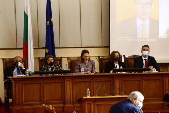 Започна се: Първи сблъсък между ИТН и БСП в парламента