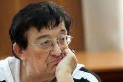 Мика Зайкова: Трябва да замразим депутатските заплати, докато трае кризата