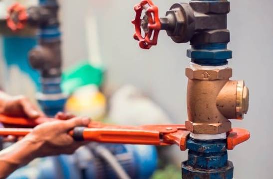 Как да смените водопроводните и канализационните тръби у дома?