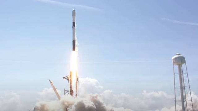 УСПЕХ: Американската фирма СпейсЕкс проведе 13-тия си космически полет за годината!