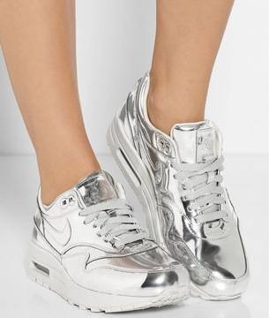 Модни дамски маратонки – нови тенденции