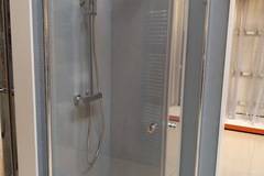 Дизайн на душ кабина от керамични плочки: важни моменти