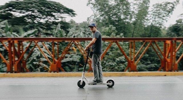 Важни въпроси, на който да си отговорите, преди покупката на електрическа тротинетка
