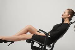 Търси качествени столове онлайн