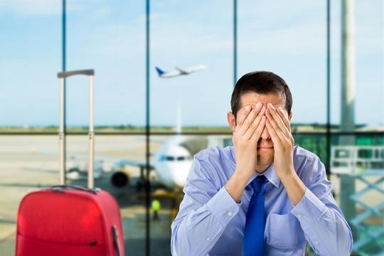 Какви са правата на пътниците при свръхпродажба на самолетни билети?