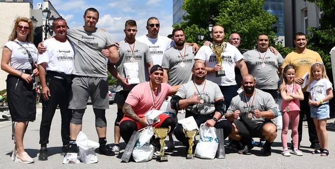 Демонстрация на сила, доблест и мъжество имаше днес в центъра на Разлог