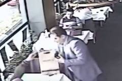 Антикорупционният секретар на президента прибира тежък плик от тежко компрометиран ексшеф на митници, известен като човек на…