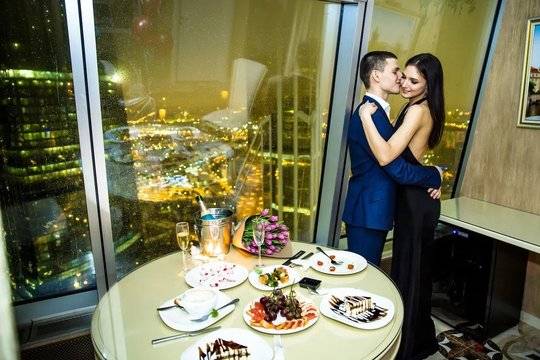 Романтична Изненада в хотелска стая. Съвети