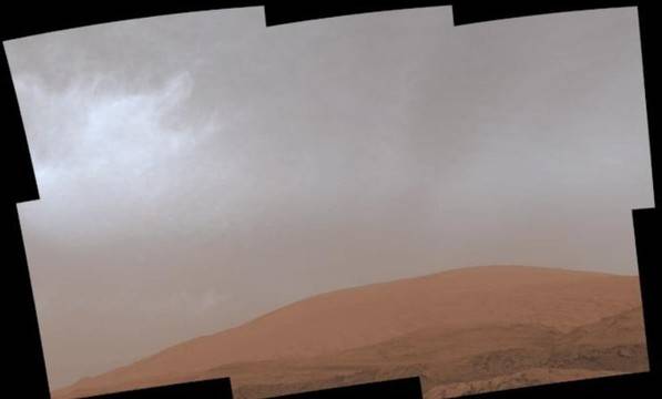 Curiosity изпрати снимки на облачен ден на Марс