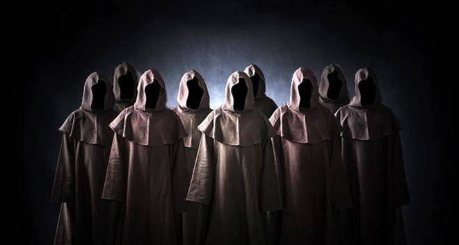 Деветте неизвестни мъже: древно индийско тайно общество