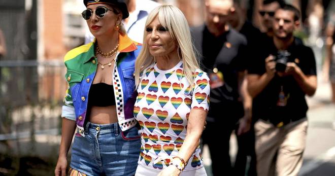 Лейди Гага и Versace подготвят капсулна колекция