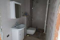 Декориране на баня чрез тъмни цветове