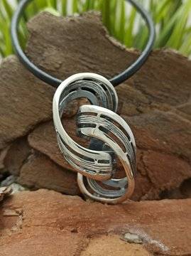 Дамски сребърен медальон “ИНФИНИТИ”