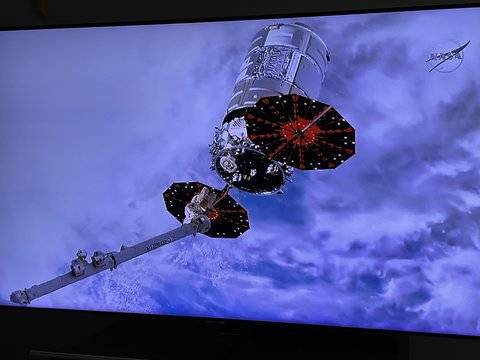 Американският товарен кораб Сигнус се отдели от МКС и започна самостоятелна мисия