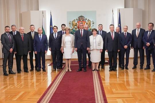 Името му e… неговото име е… Косе-Босе