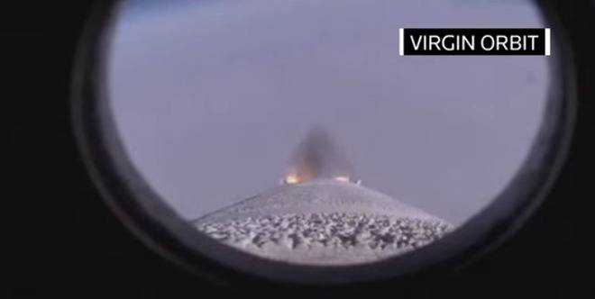 Ричард Брансън и Илон Мъск скъсаха от подигравки Джеф Безос