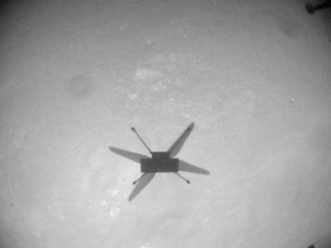 Марсианският хеликоптер Инджинюъти постави нови рекорди по време на 9-тия си полет