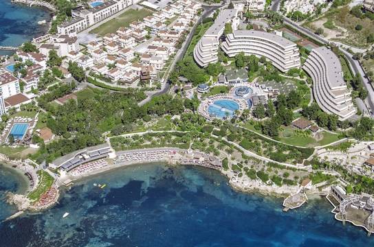 Топ цени за Grand Blue Sky 4* с кола през Септември и Октомври