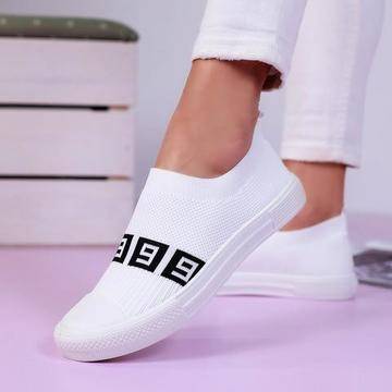 Как да се грижим за белите кецове: трикове и съвети