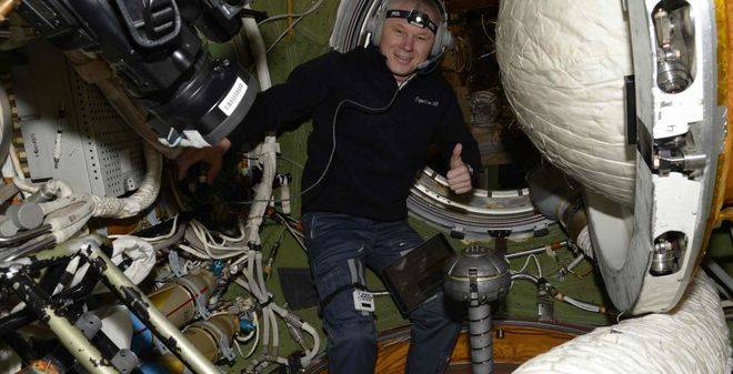 Руските космонавти подготвиха модула Пирс за разкачване от МКС