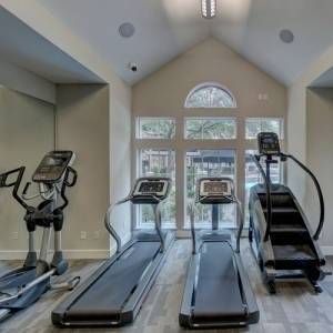 Какво трябва да бъде осветлението в домашния фитнес